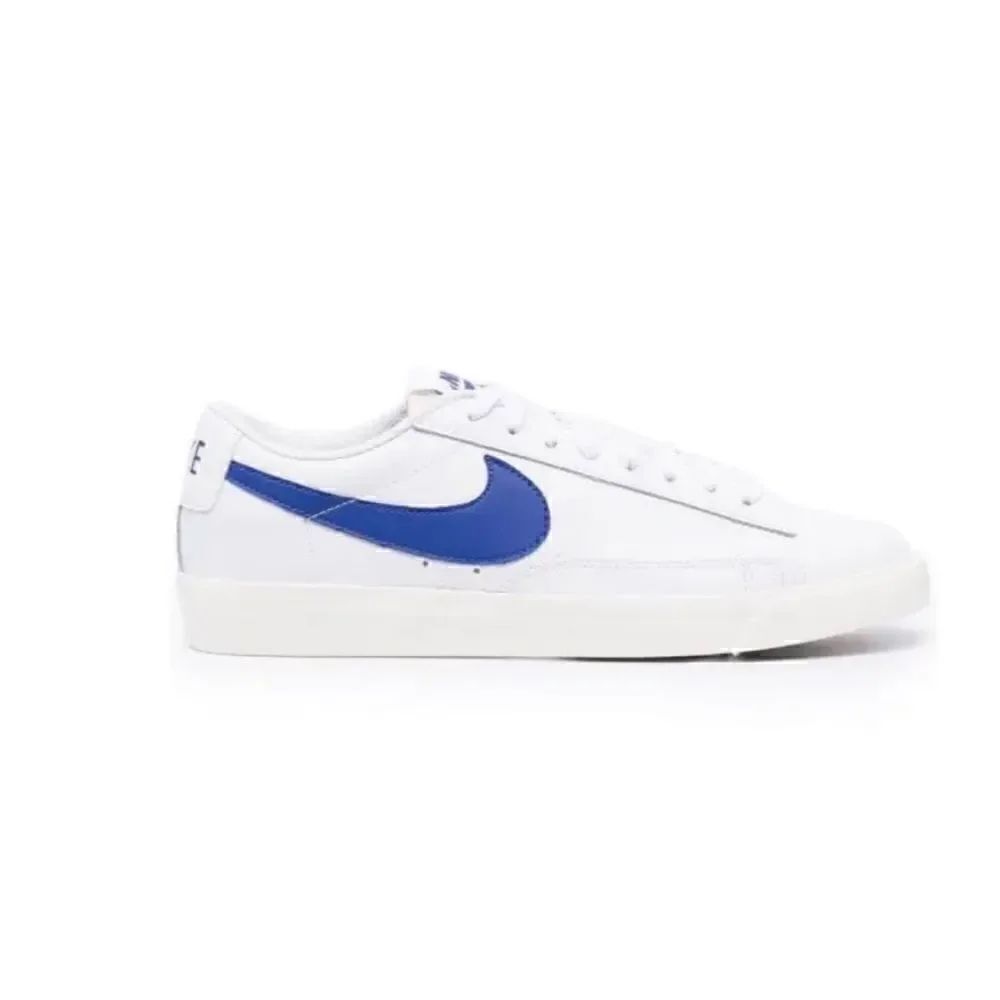 Nike Blazer Low Leather Snickers Size 9.5
CI6377-107